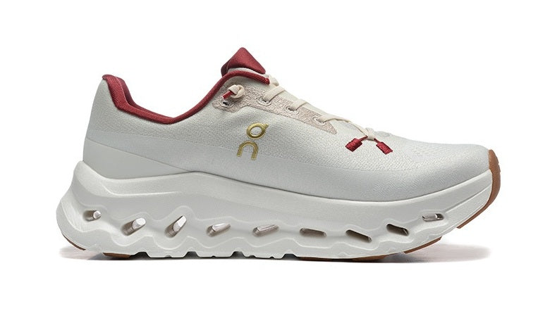 On Cloudtilt in Red Desert - Women