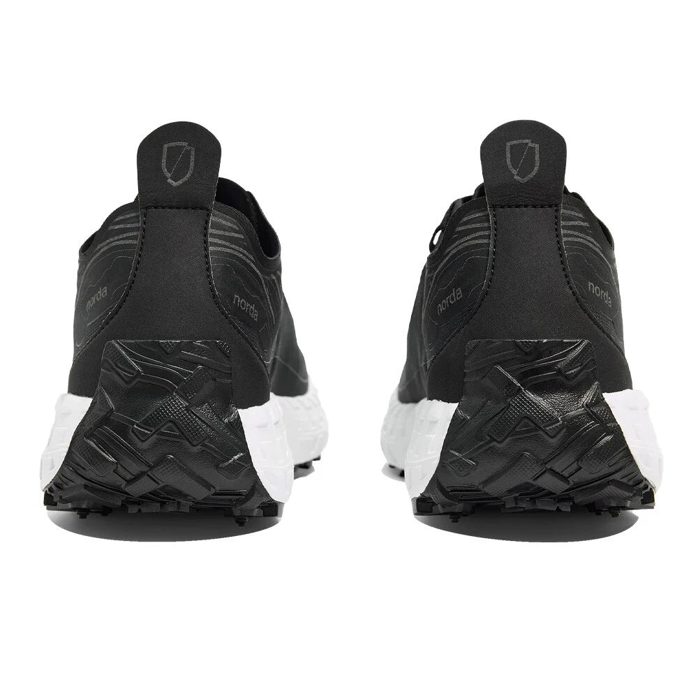 NORDA 001A | UNISEX | Black