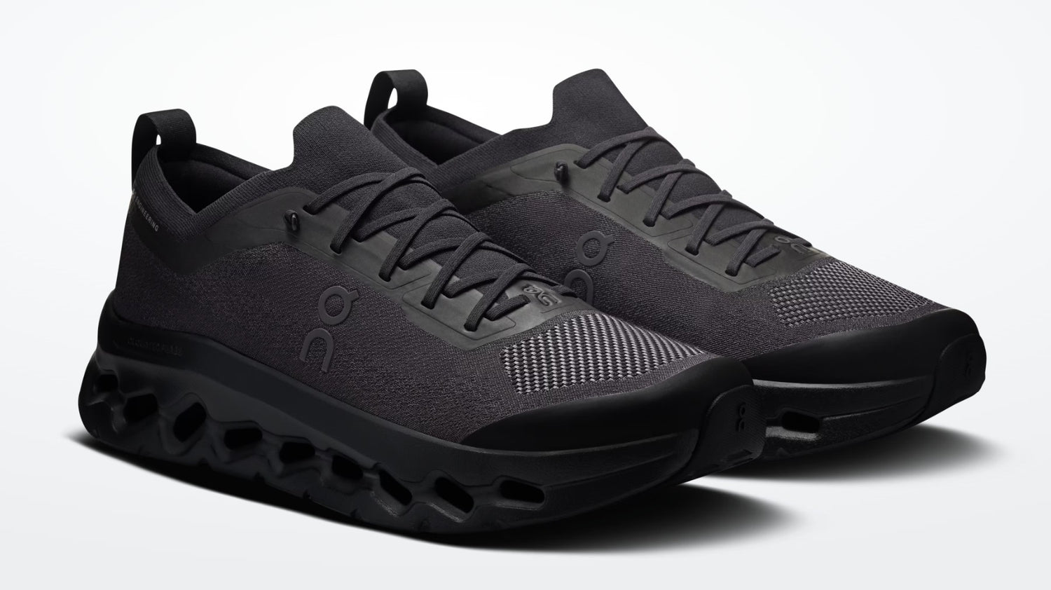 ON Cloud Tilt Moon (Black)