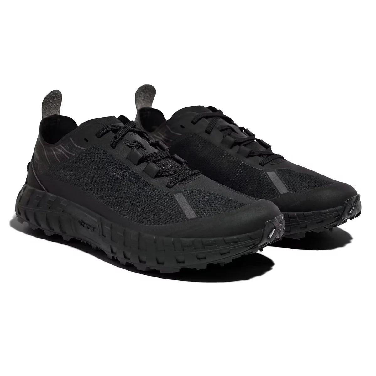NORDA 001A | UNISEX | Stealth Black
