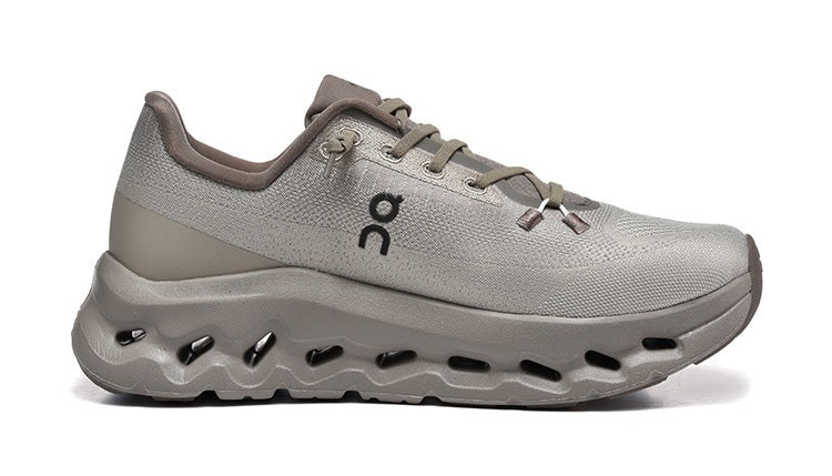 On Cloudtilt in Silver - Women